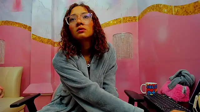 Snapshot of Jadde_Greyy_ chatting on 04-15-26, 12:01 Jadde Greyy online show from 04-15-26, 12:01