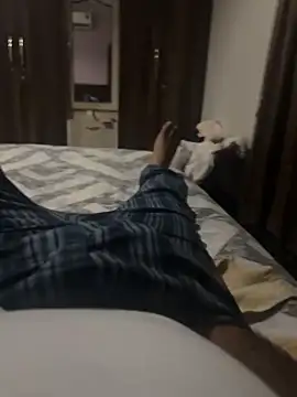 Night outcam online show from 02-12-26, 06:14