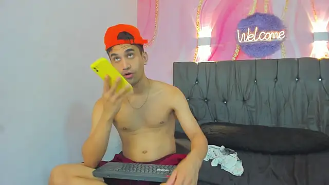 Snapshot of Hot_Boys_69 chatting on 12-14-25, 12:54 Hot Boys 69 online show from 12-14-25, 12:54