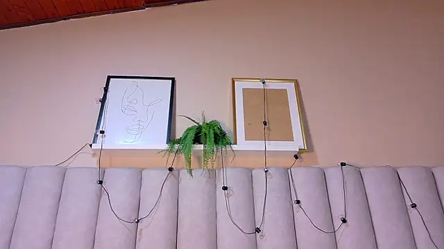 Miia Anderson online show from 04-16-26, 12:28