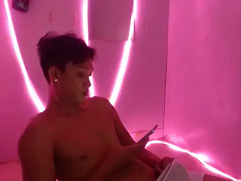 Massive hunk online show from 03-12-26, 06:52