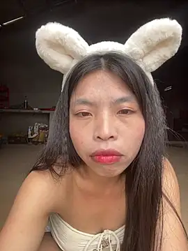 Snapshot of lux-su chatting on 05-15-26, 06:31 lux-su online show from 05-15-26, 06:31
