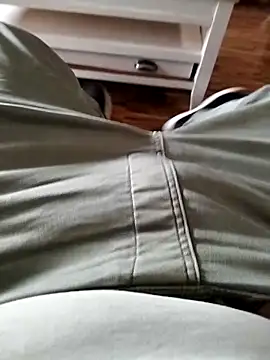 Snapshot of pj_pm90 chatting on 12-15-25, 10:41 pj pm90 online show from 12-15-25, 10:41