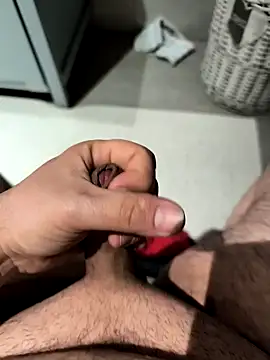 Snapshot of zecas32 chatting on 03-26-26, 10:37 zecas32 online show from 03-26-26, 10:37