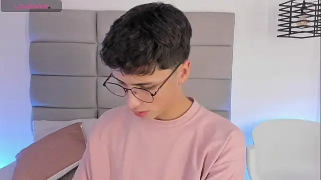 JoshClaarktt online show from 04-05-26, 04:09