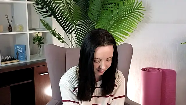 Snapshot of RacquelBron chatting on 12-14-25, 06:52 RacquelBron online show from 12-14-25, 06:52