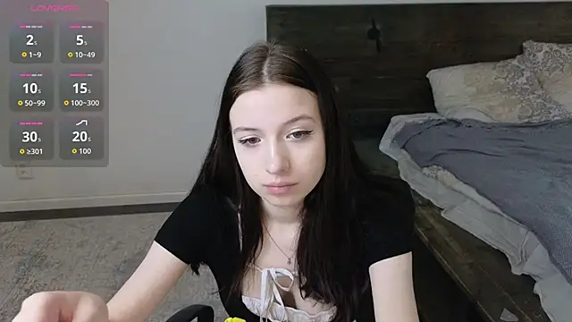 Snapshot of AlicePowells chatting on 02-23-26, 11:29 AlicePowells online show from 02-23-26, 11:29