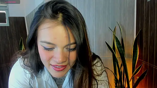 Adelaindiamond  online show from 03-04-26, 12:44