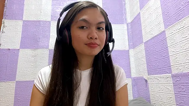 SylviaWalp online show from 12-16-25, 03:11