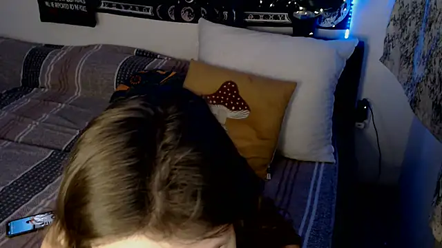 AlienforTwenty online show from 03-08-26, 04:16