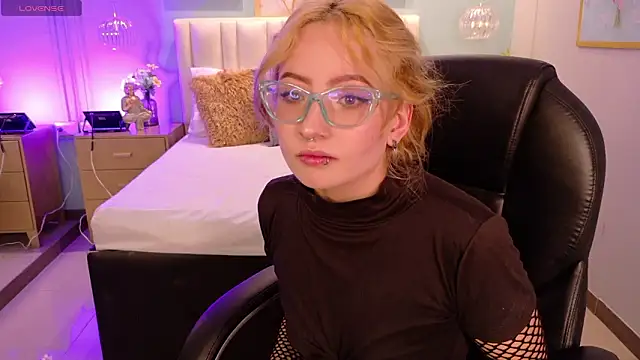 danielamilles online show from 03-08-26, 04:49