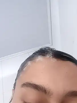 Snapshot of Naomism-- chatting on 12-18-25, 06:03 Naomism-- online show from 12-18-25, 06:03