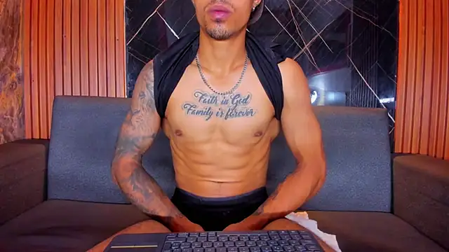 Snapshot of Sex_angel77 chatting on 12-14-25, 03:01 Sex angel77 online show from 12-14-25, 03:01