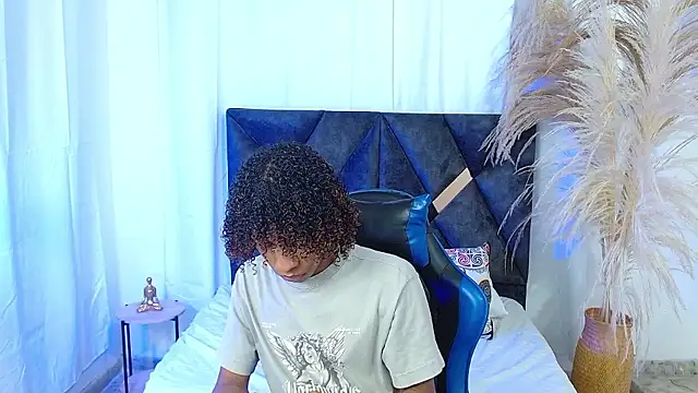 angelll18  online show from 01-10-26, 08:32