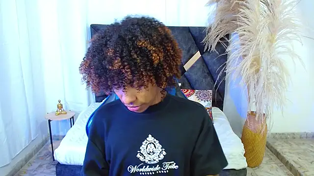 angelll18  online show from 02-17-26, 09:21