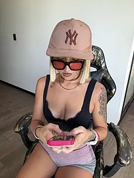 lolalatinaa online show from 02-20-26, 09:04