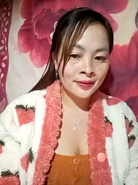 Snapshot of Mayly-s chatting on 12-14-25, 11:48 Mayly-s online show from 12-14-25, 11:48