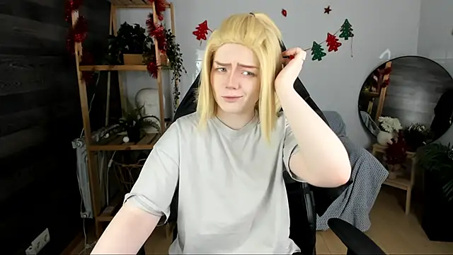 Snapshot of KellyKik chatting on 12-17-25, 08:04 KellyKik online show from 12-17-25, 08:04