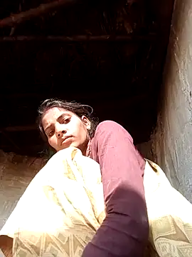 Snapshot of Akanksha_thakur chatting on 12-15-25, 05:01 Akanksha thakur online show from 12-15-25, 05:01