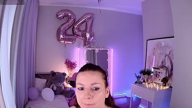 Snapshot of Ann_Me chatting on 12-14-25, 07:14 Ann Me online show from 12-14-25, 07:14