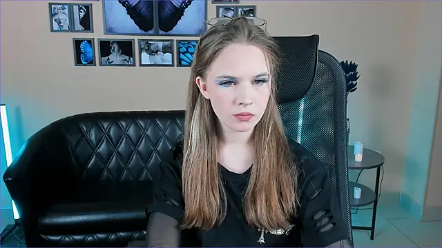 Snapshot of SsoniaRay chatting on 12-18-25, 07:36 SsoniaRay online show from 12-18-25, 07:36