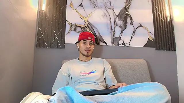 Snapshot of DAVIN_01 chatting on 12-15-25, 12:09 DAVIN 01 online show from 12-15-25, 12:09