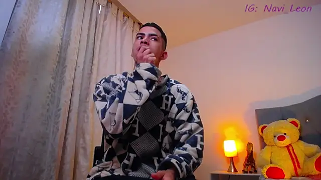 Snapshot of TOMBOYSEXX chatting on 02-03-26, 11:37 TOMBOYSEXX online show from 02-03-26, 11:37