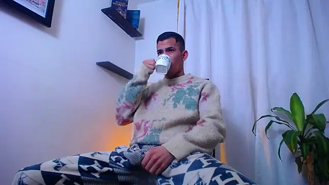 Snapshot of TOMBOYSEXX chatting on 03-04-26, 09:59 TOMBOYSEXX online show from 03-04-26, 09:59