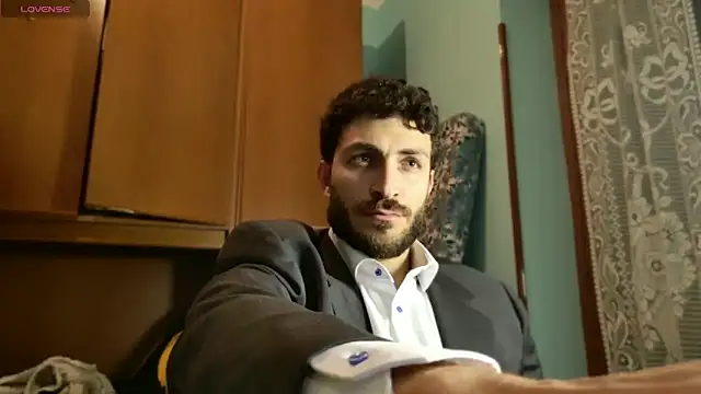 Snapshot of mark_ariete chatting on 05-08-26, 10:04 mark ariete online show from 05-08-26, 10:04