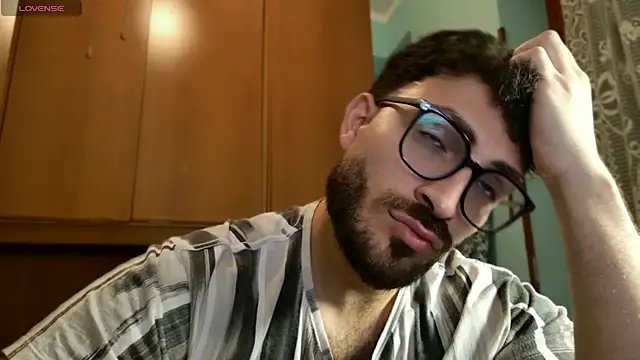 Snapshot of mark_ariete chatting on 05-15-26, 09:44 mark ariete online show from 05-15-26, 09:44