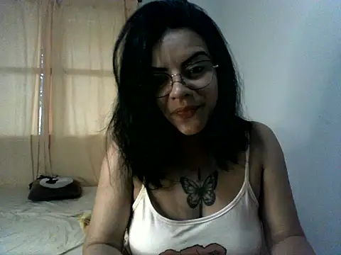 Snapshot of luluclark69 chatting on 03-03-26, 12:00 luluclark69 online show from 03-03-26, 12:00