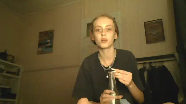 Snapshot of lilahandclancy chatting on 12-14-25, 01:05 lilahandclancy online show from 12-14-25, 01:05