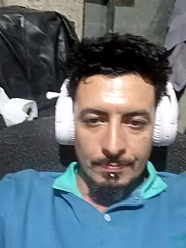 Snapshot of Tincho29 chatting on 12-14-25, 12:10 Tincho29 online show from 12-14-25, 12:10