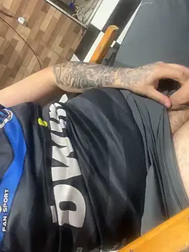 Snapshot of Gmeiro chatting on 12-14-25, 11:26 Gmeiro online show from 12-14-25, 11:26