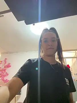 Val12777 online show from 12-19-25, 01:51