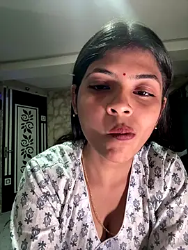 Snapshot of lovebirds696968 chatting on 12-17-25, 06:03 lovebirds696968 online show from 12-17-25, 06:03