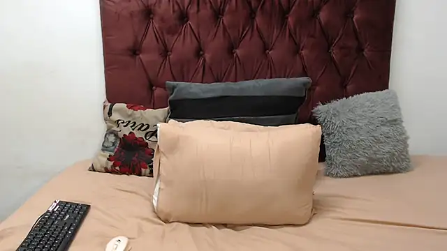 Snapshot of THICKBARBIE32 chatting on 01-11-26, 06:24 THICKBARBIE32 online show from 01-11-26, 06:24