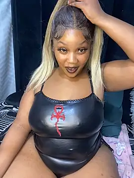 THICKBARBIE32 online show from 07-26-26, 10:49