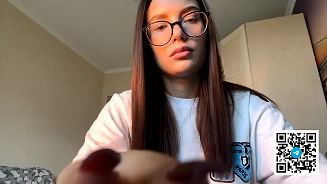 Snapshot of TequilaPariseau chatting on 12-17-25, 09:04 TequilaPariseau online show from 12-17-25, 09:04