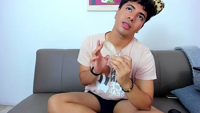 Snapshot of cherry_blossom77 chatting on 12-18-25, 12:33 cherry blossom77 online show from 12-18-25, 12:33