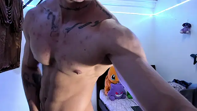 Snapshot of Bull__fit chatting on 06-10-26, 04:12 Bull fit online show from 06-10-26, 04:12