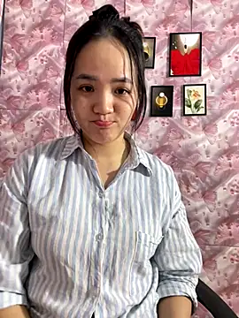 Snapshot of Sisilaydy_01 chatting on 12-16-25, 12:32 Sisilaydy 01 online show from 12-16-25, 12:32