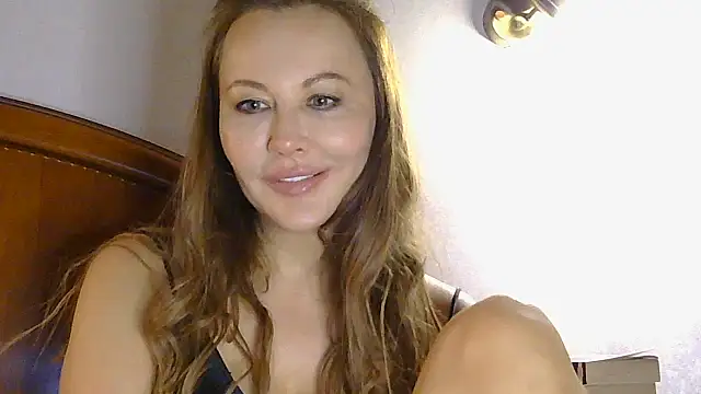 Snapshot of NessaMuti chatting on 12-22-25, 01:52 NessaMuti online show from 12-22-25, 01:52