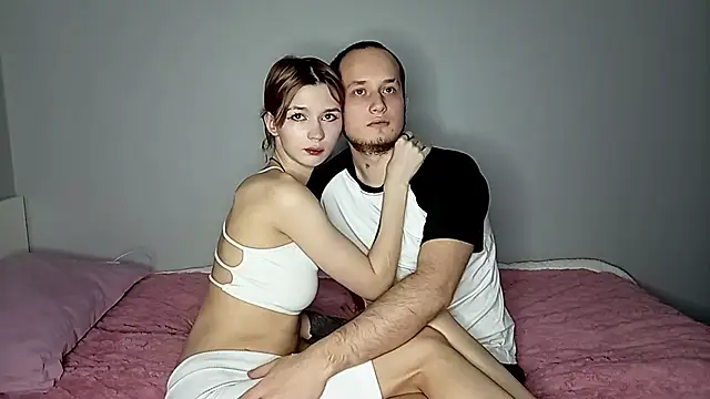 Snapshot of Pearl_couple chatting on 01-08-26, 07:27 Pearl couple online show from 01-08-26, 07:27