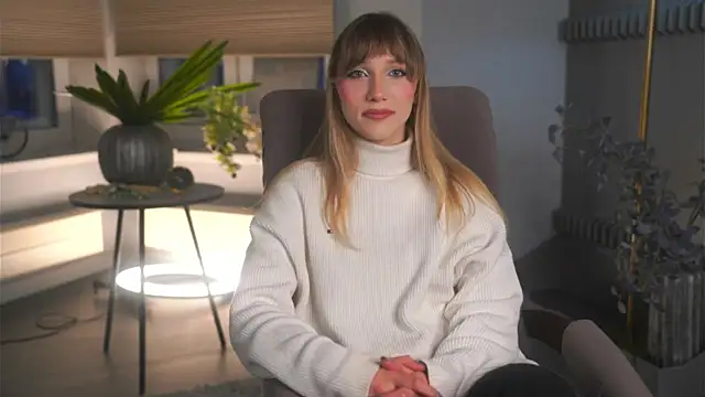 Snapshot of PegCubillo chatting on 12-18-25, 11:49 PegCubillo online show from 12-18-25, 11:49