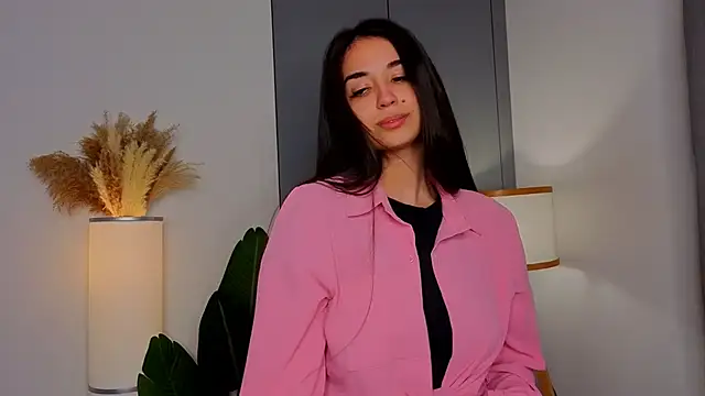 Snapshot of EmmyNoel chatting on 12-22-25, 07:27 EmmyNoel online show from 12-22-25, 07:27