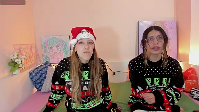 Briar y Blair online show from 12-18-25, 01:39