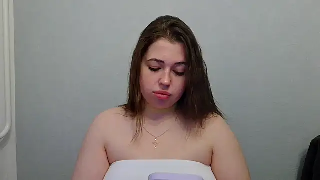 Snapshot of ChloeLoveSugar chatting on 12-18-25, 03:29 ChloeLoveSugar online show from 12-18-25, 03:29