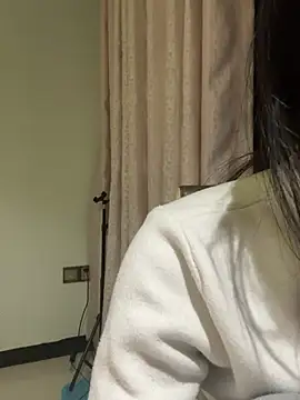 Snapshot of mengmeng776 chatting on 02-09-26, 01:37 mengmeng776 online show from 02-09-26, 01:37