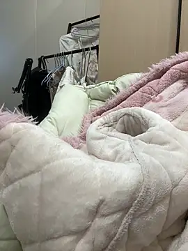 Snapshot of mengmeng776 chatting on 02-24-26, 11:58 mengmeng776 online show from 02-24-26, 11:58